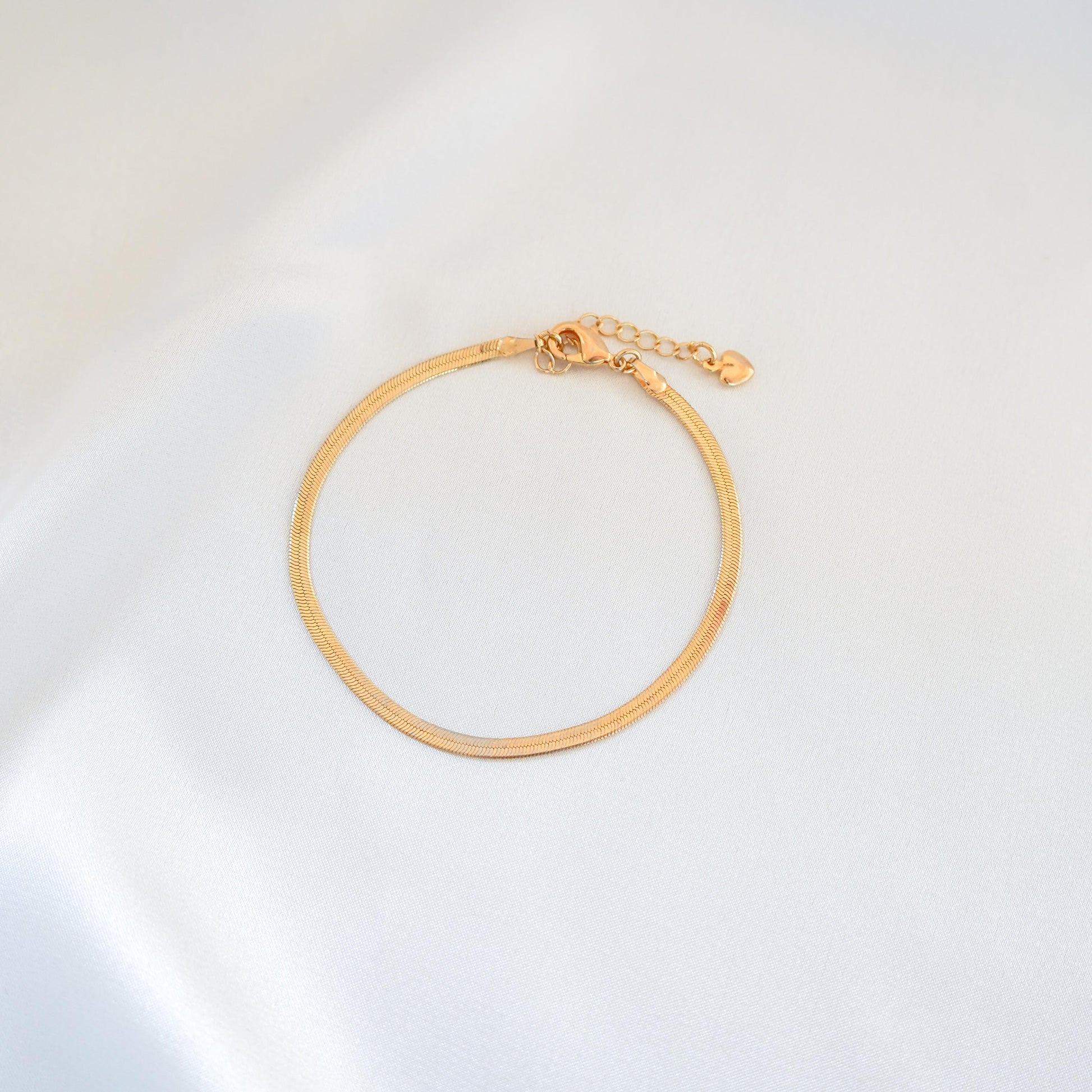 gold chain bracelet
