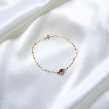 Gold chain bracelet with single keshi pearl