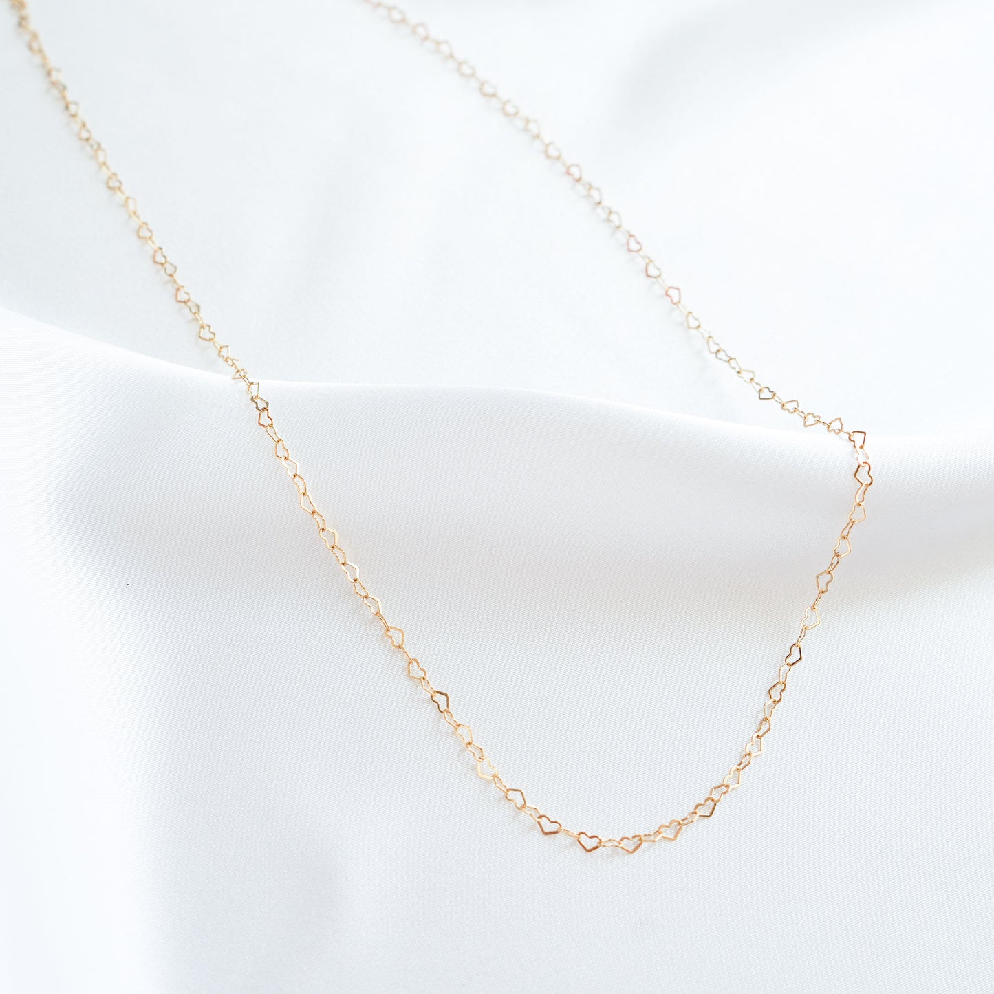 Dainty Heart Chain Gold