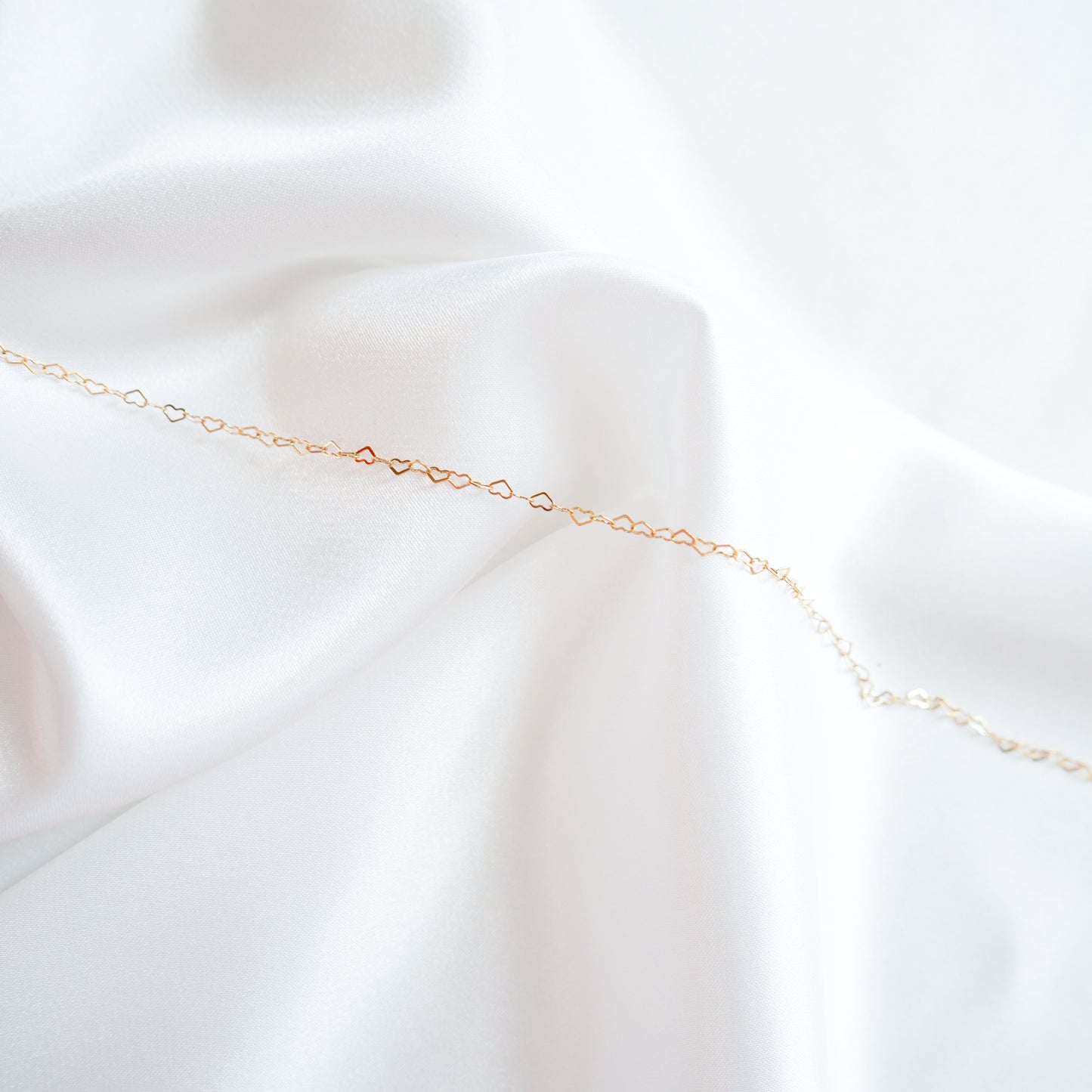Dainty Heart Chain Gold